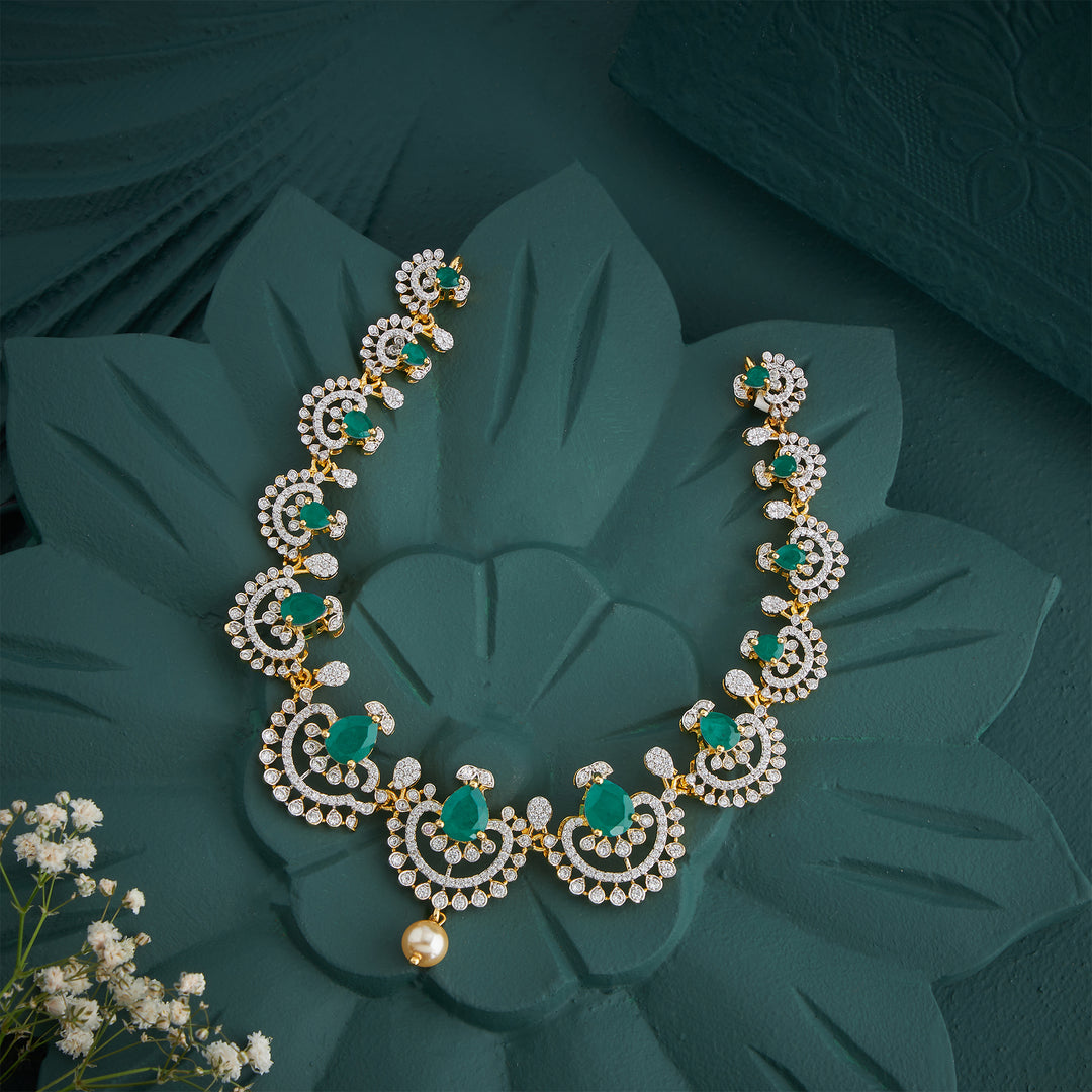Emerald Tranquil Short Necklace