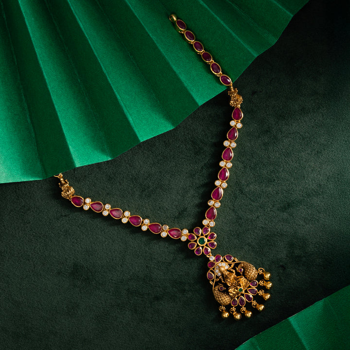 Shri Yashvika Mor Short Necklace