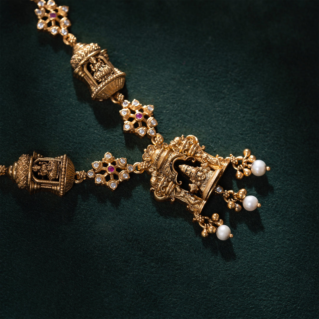 Trimurti Vaibhav Short Necklace