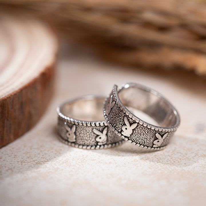 Sly Curve Toe Ring