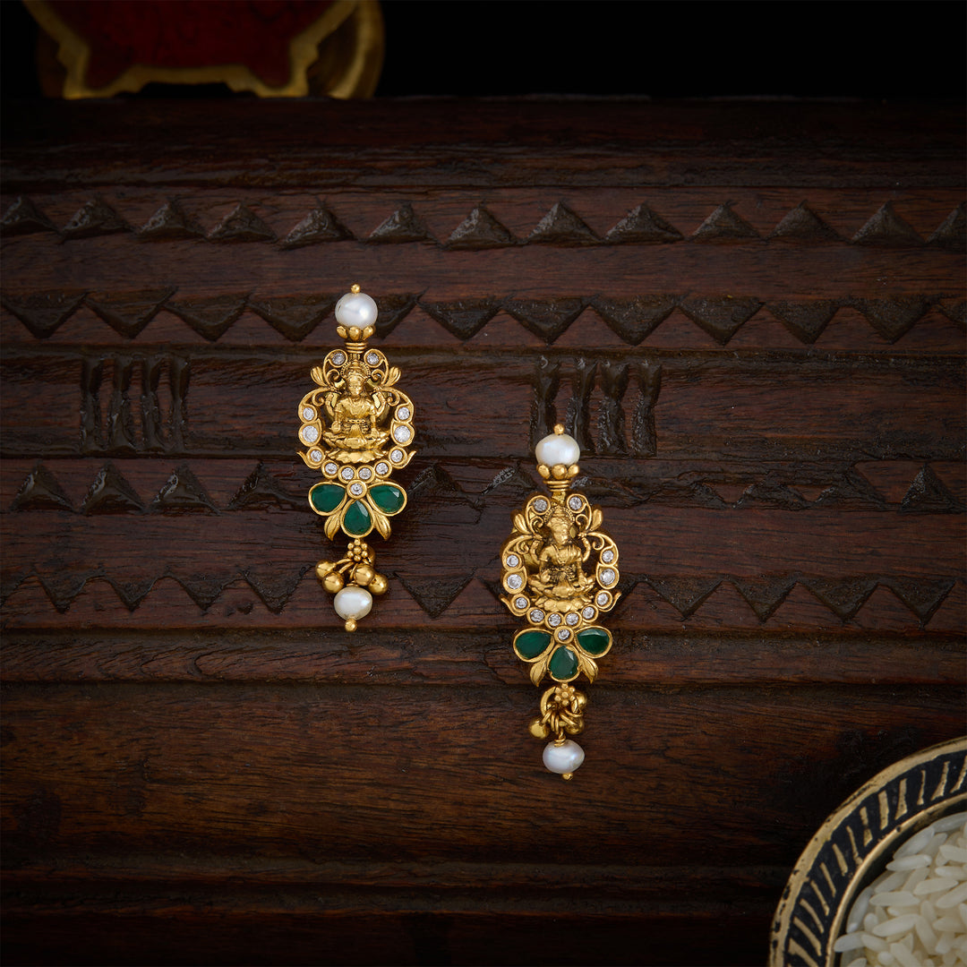 Vaibhavi Shree Danglers