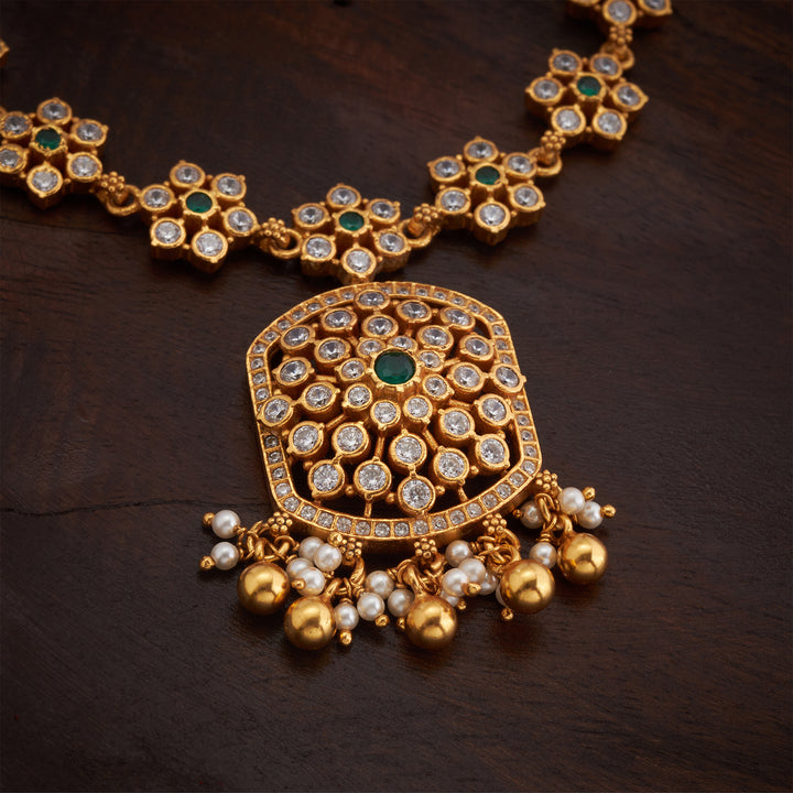 NavPushpa Vilas Short Necklace