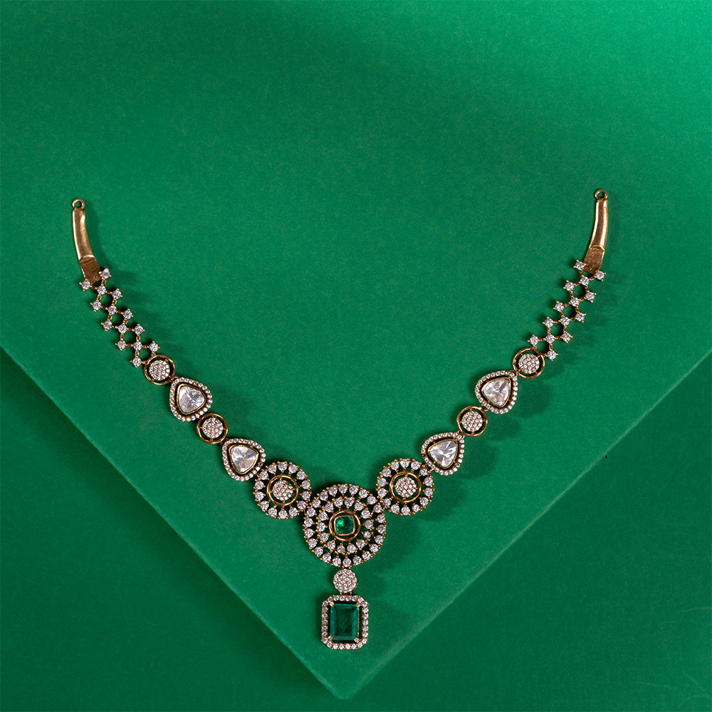 Ivy Embrace Necklace Set