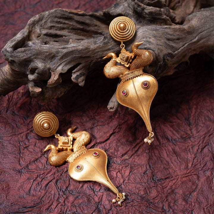 Pharaoh’s Swan Danglers