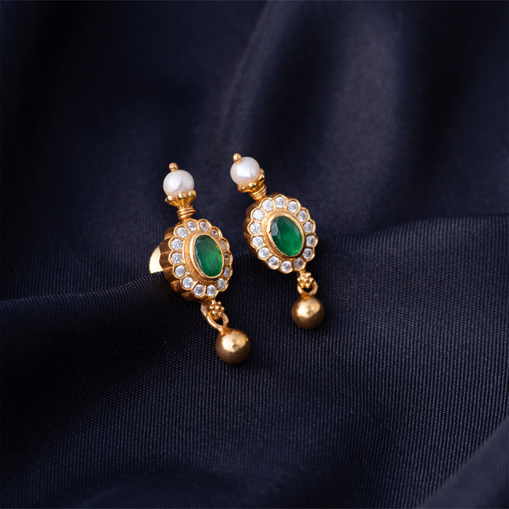 Ratna-Pushpika Studs