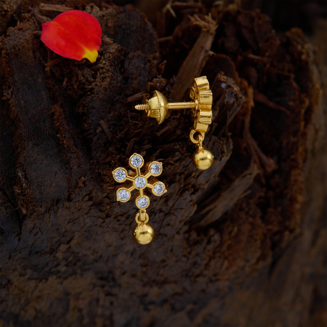 Chamakte Phool Studs