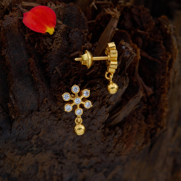 Chamakte Phool Studs