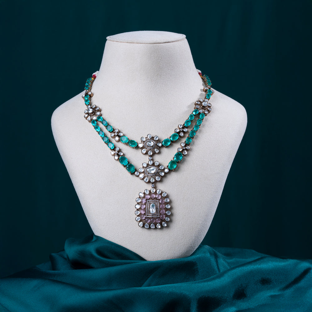 Duova Emerald Necklace Set