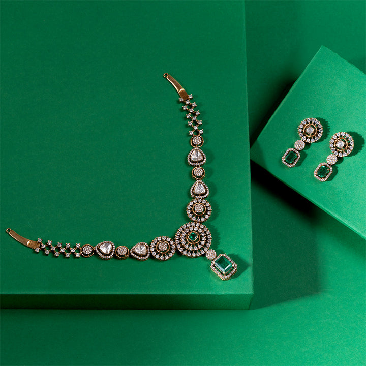 Ivy Embrace Necklace Set