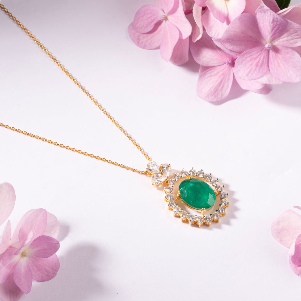Ovalé Emerald Pendant Set