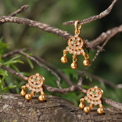 Aarohi Pendant Set