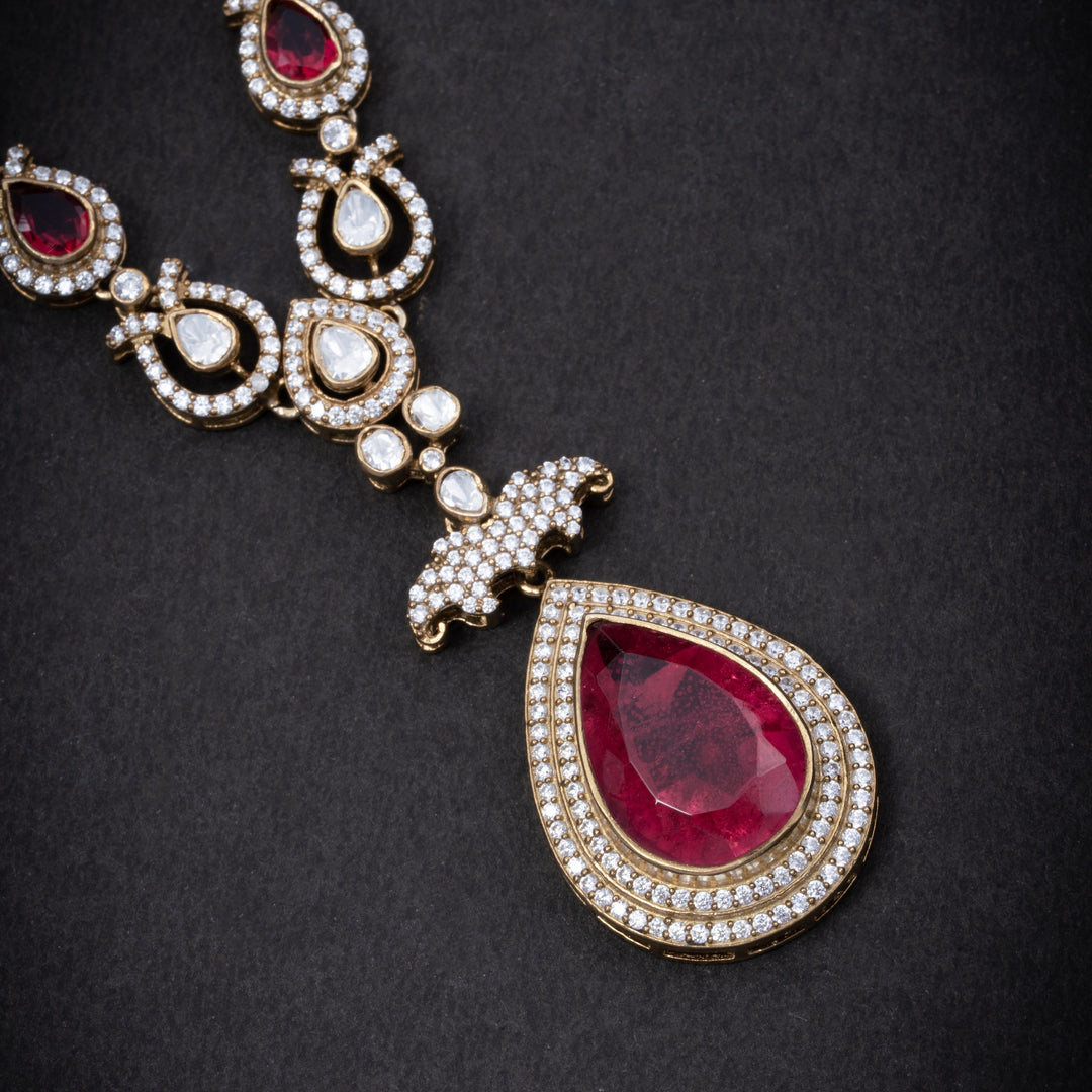 Scarlet Pear Necklace Set