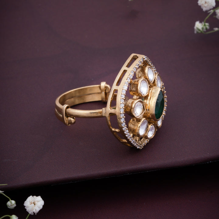 Panna Gulmora Polki Ring