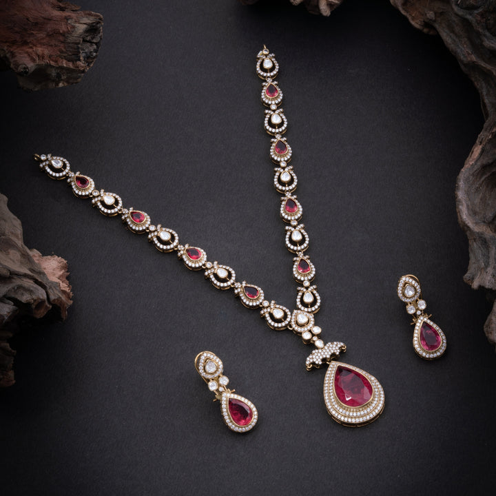 Scarlet Pear Necklace Set