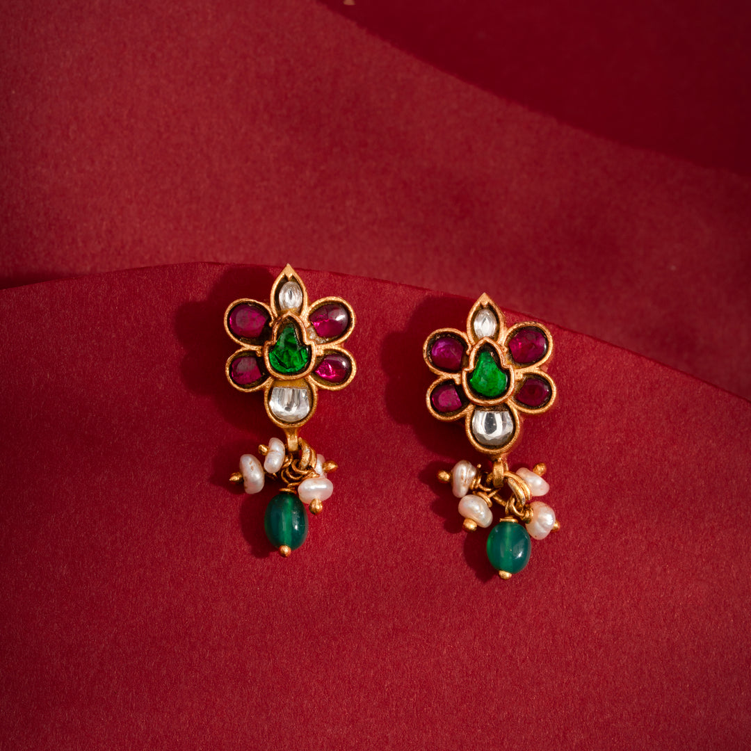 Ameera Kundan Studs
