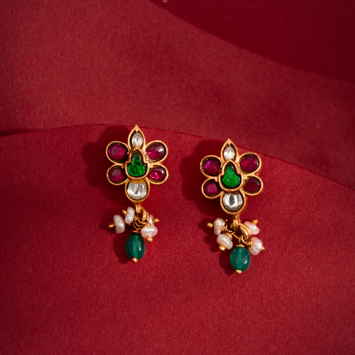 Ameera Kundan Studs