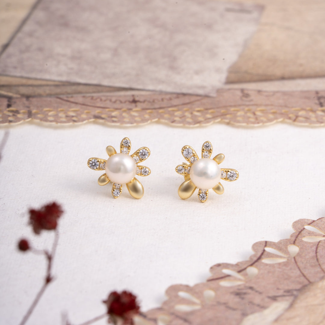 Daisy Glow Studs