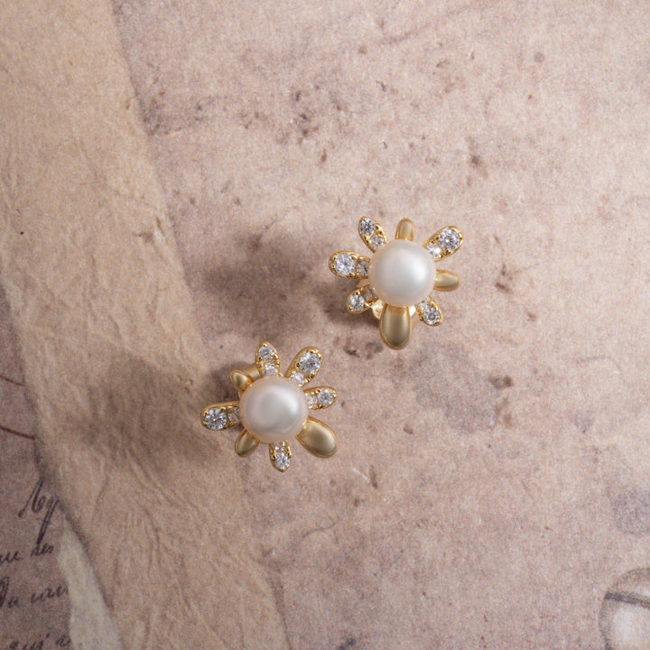 Daisy Glow Studs