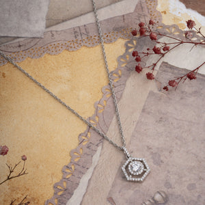 Zolia Loop Chain Pendant