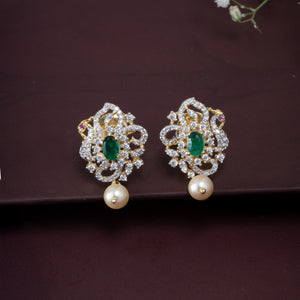 Avyaya Plumé Studs