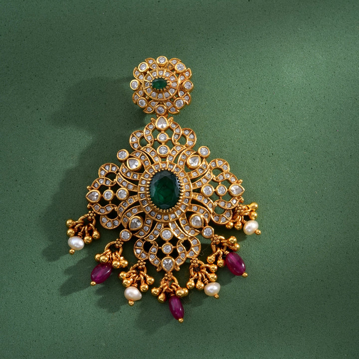 Pearvette Pendant
