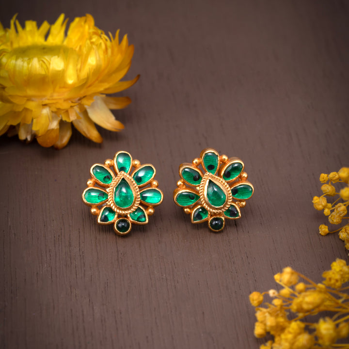 Flipora Glow Studs