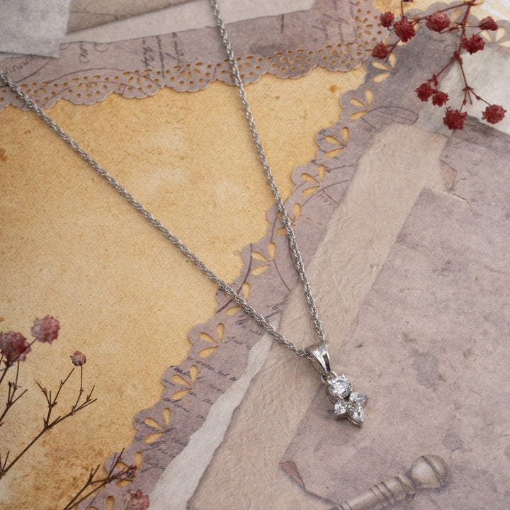 Avira Spark Chain Pendant
