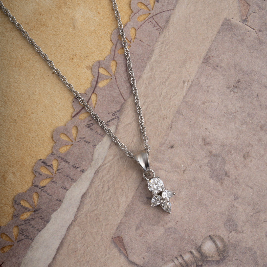 Avira Spark Chain Pendant