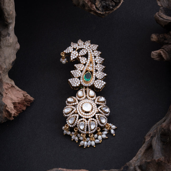 Emerald Curvette Brooch