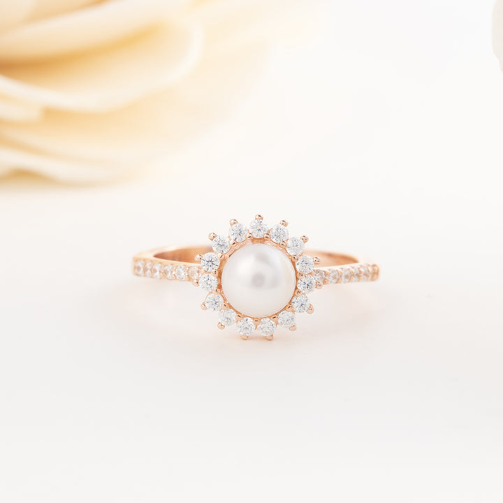 Dreamy Pearl Ring