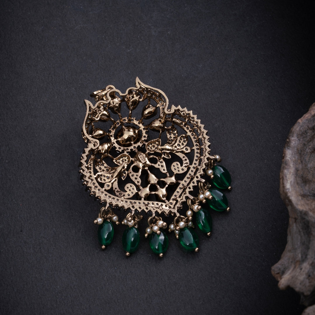 Vic-Emblessa Pendant