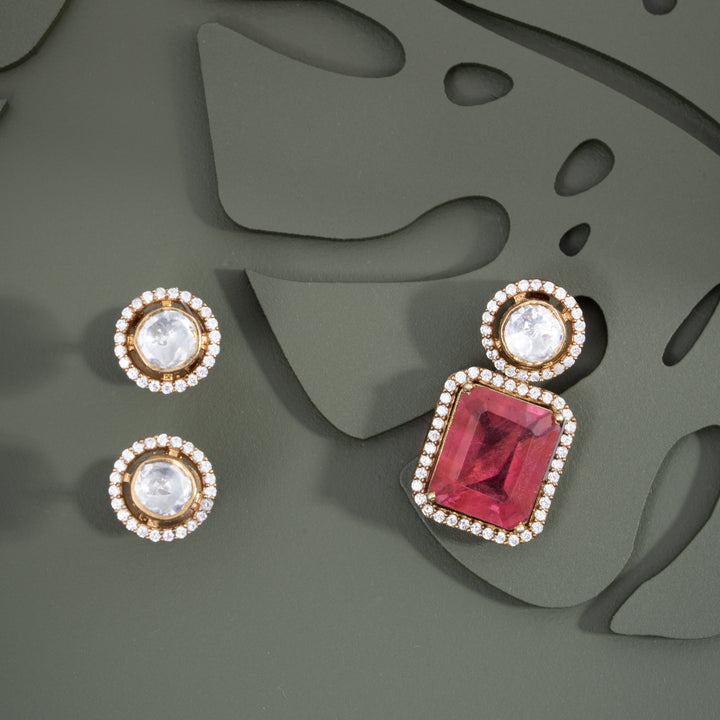 Anvaira  Victorian Pendant Set