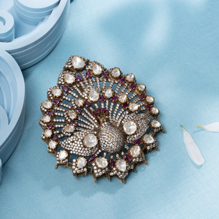 Feather Flow Victorian Pendant