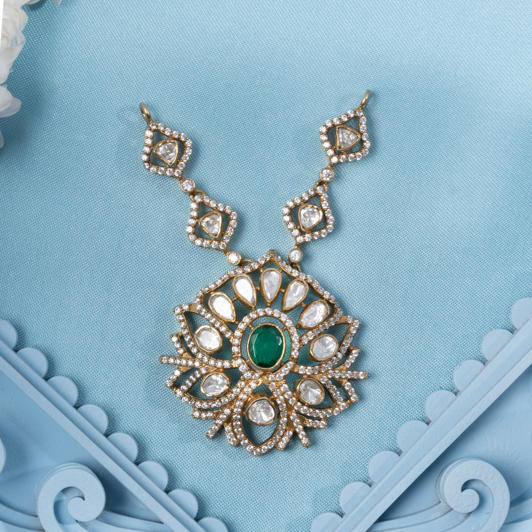 Oval-Gardenia Victorian Pendant Set