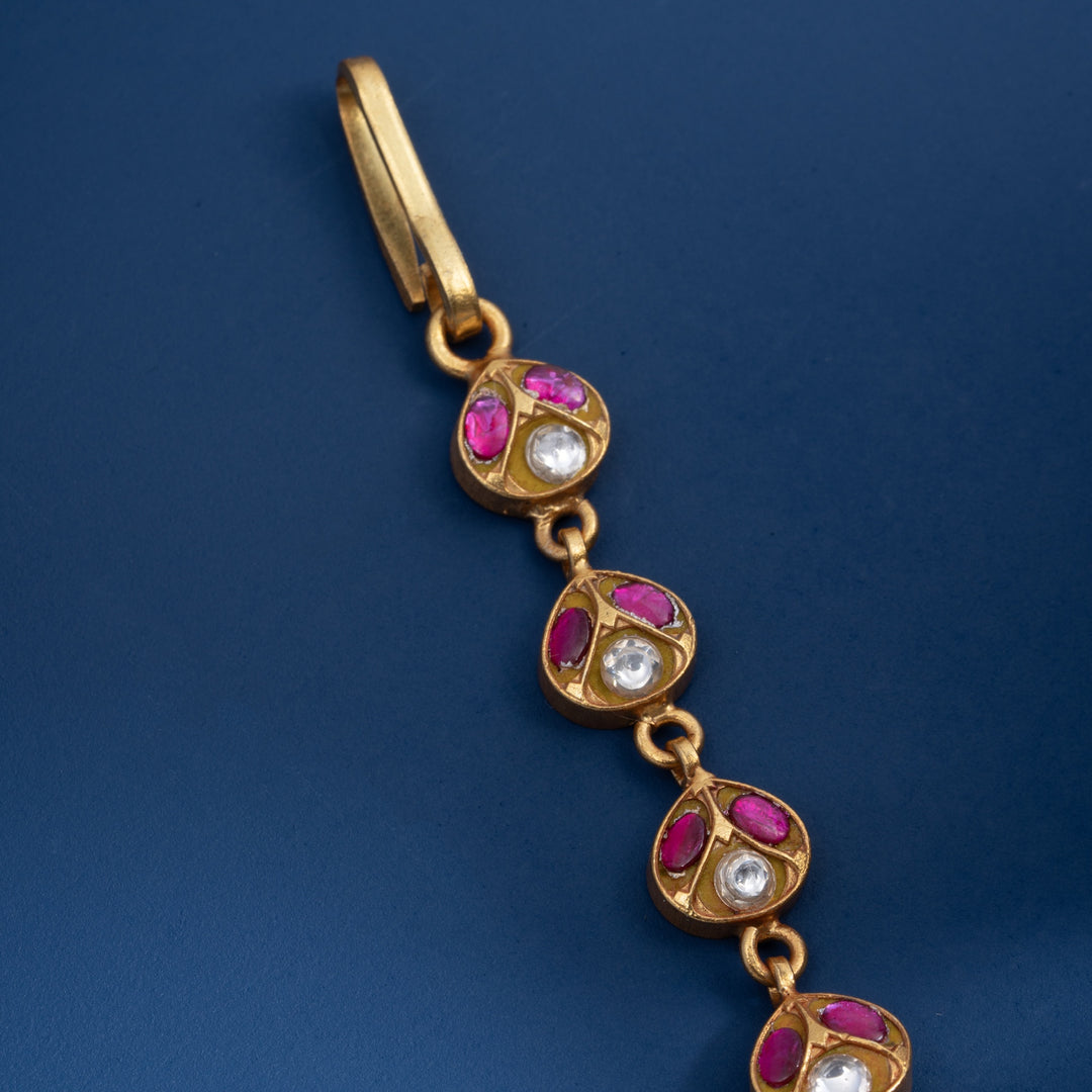 Surabhi Kundan Tikka