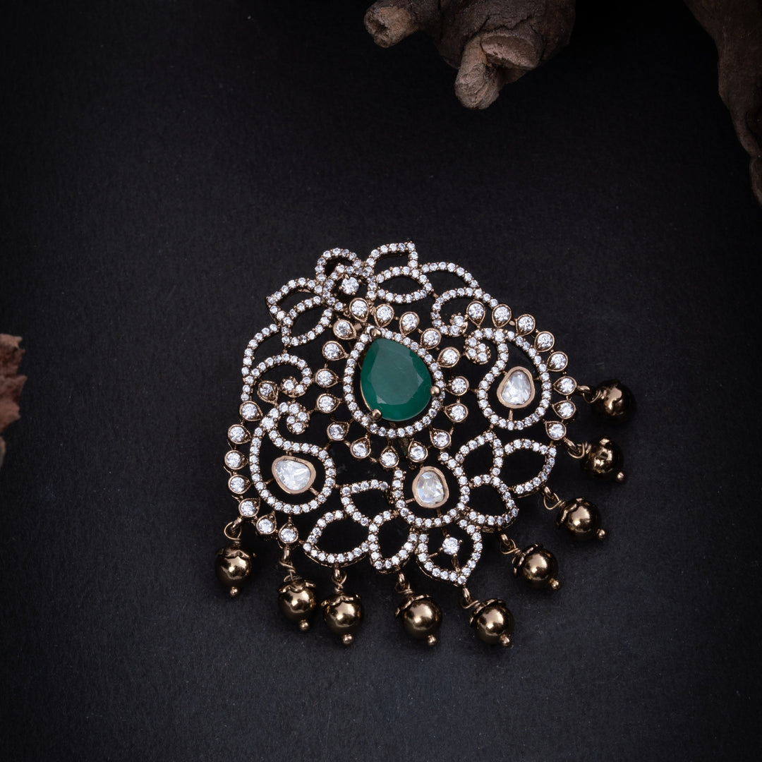 Pear Victorique Pendant Set