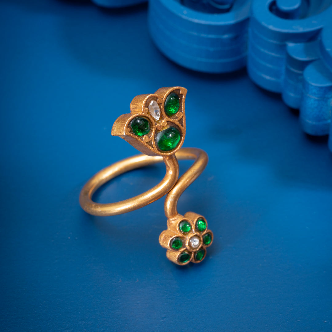 Hariyali-Phool Kundan Ring