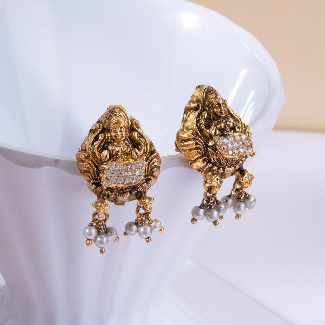 Arthapriya Stud Earrings