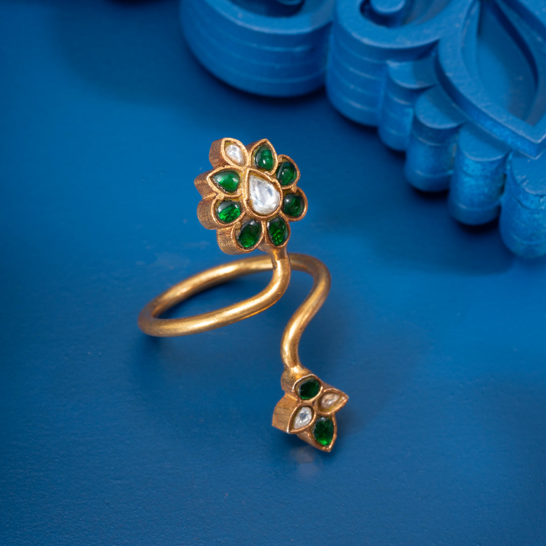 Pear-Phool Kundan Ring