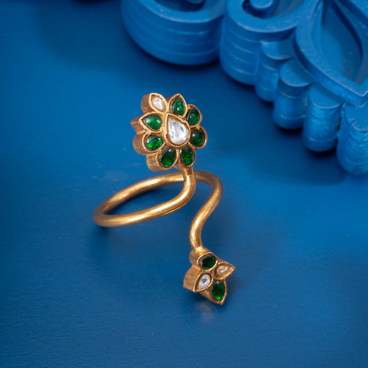 Pear-Phool Kundan Ring