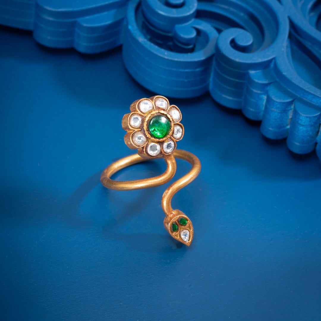 Sitara-Phool Kundan Ring