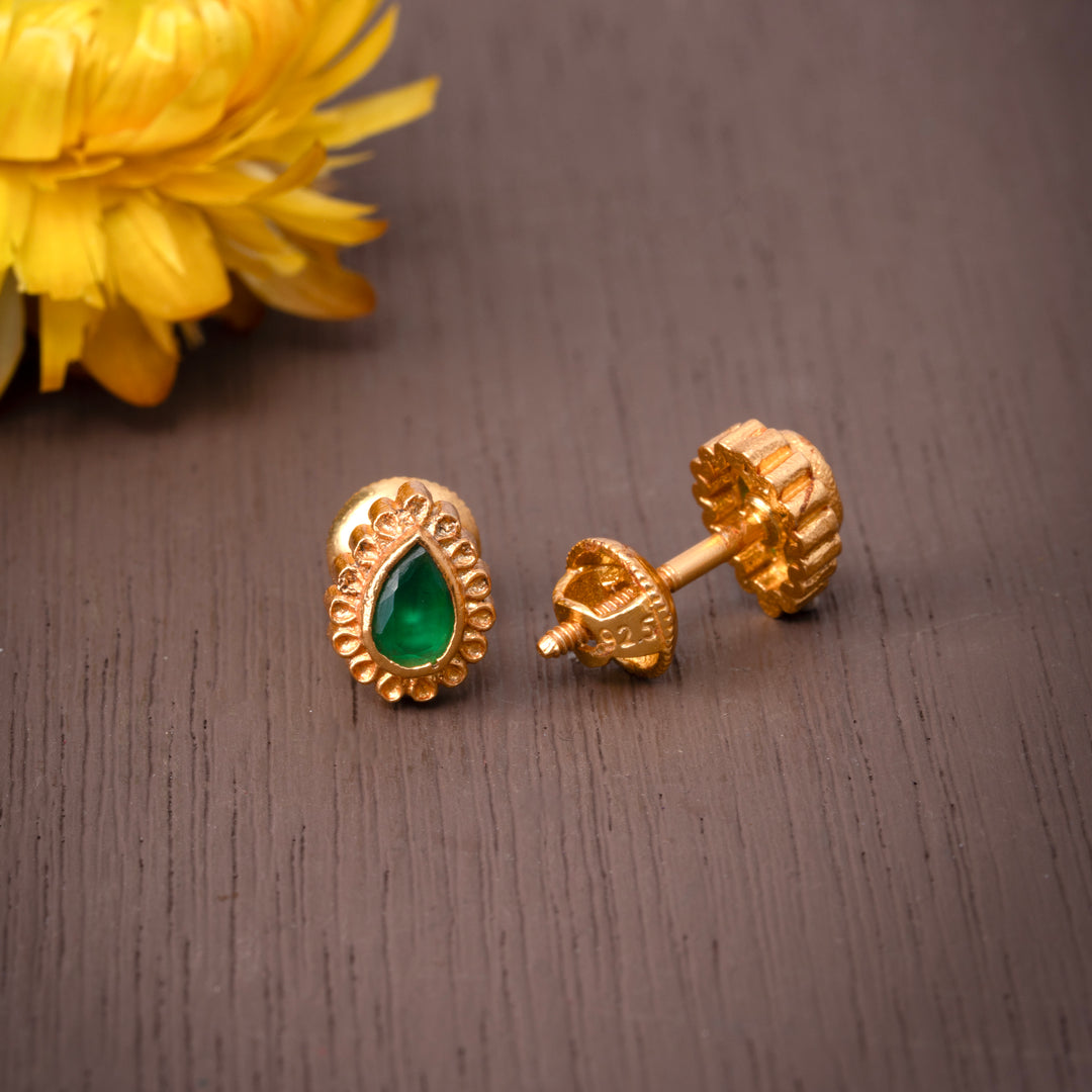 Amulya Leaf Studs