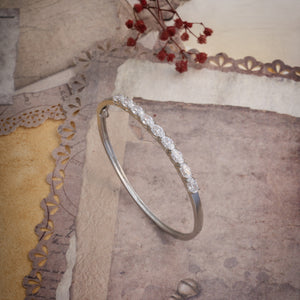 Oval-Twinkle Kada