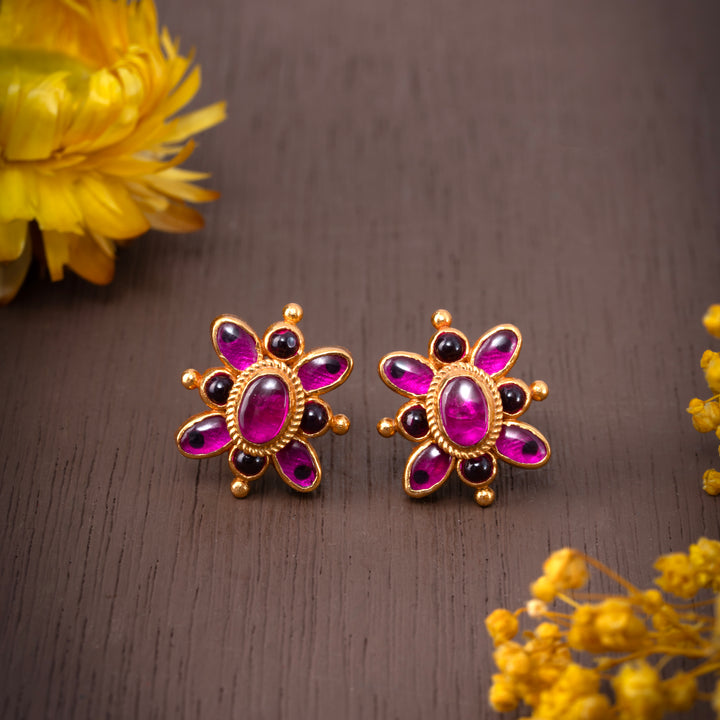 Reversa Stud Earrings
