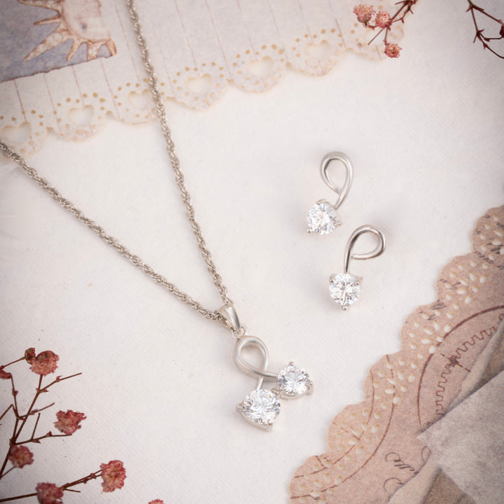 Soft Glow Chain Pendant Set