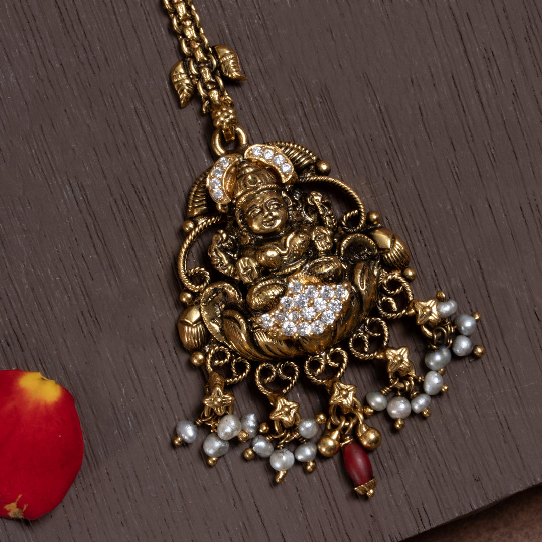 Devi Taranika Maang Tikka