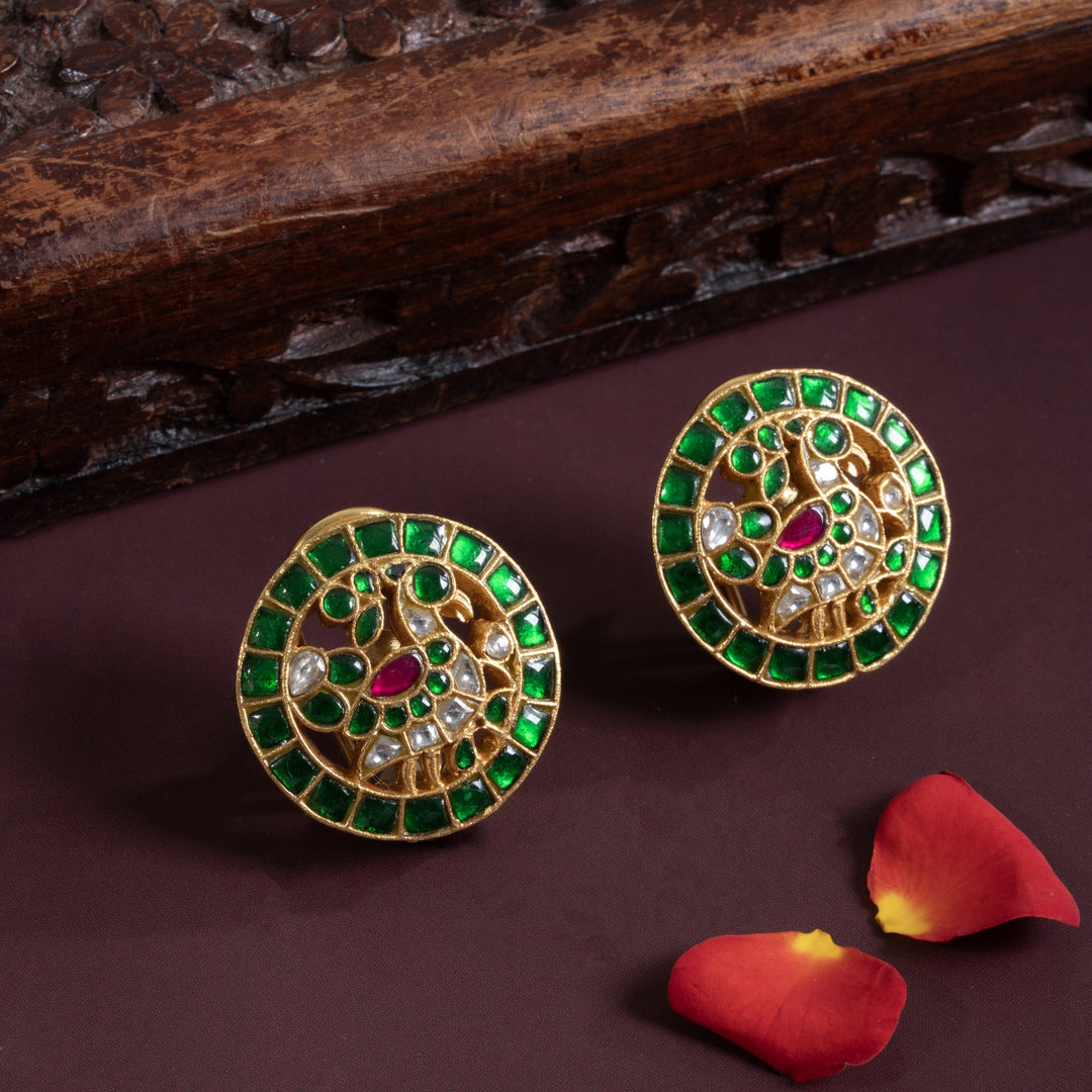 Kamorika Kundan Studs