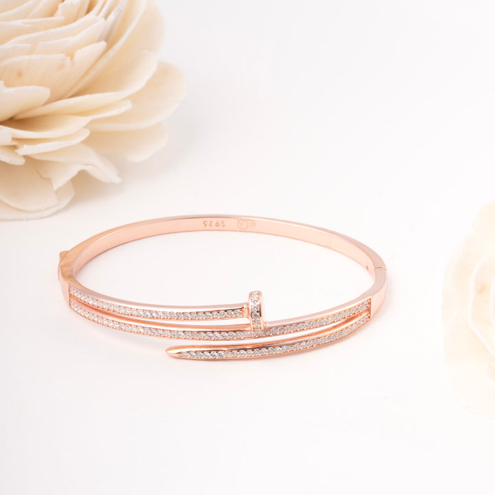 Fingertip Grace Bracelet