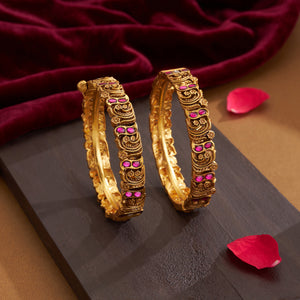 Kusumgandh Kundan Bangles