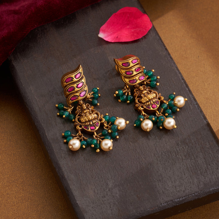 Kamala Priya Danglers